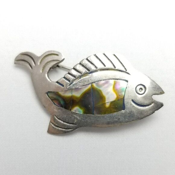 Vintage Fish Shape Brooch with Inlaid Mother of Pearl, Silver Tone Signed Mexico - Picture 4 of 5